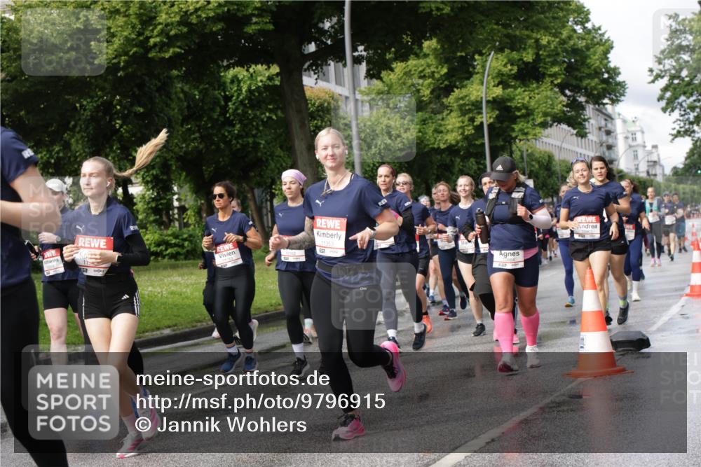 14.06.2026 - REWE Women's Run Jannik Wohlers http://msf.ph/oto/9796915 14.06.2026 09:11:06 Laufen 10208, 11353, 10963 meine-sportfotos.de