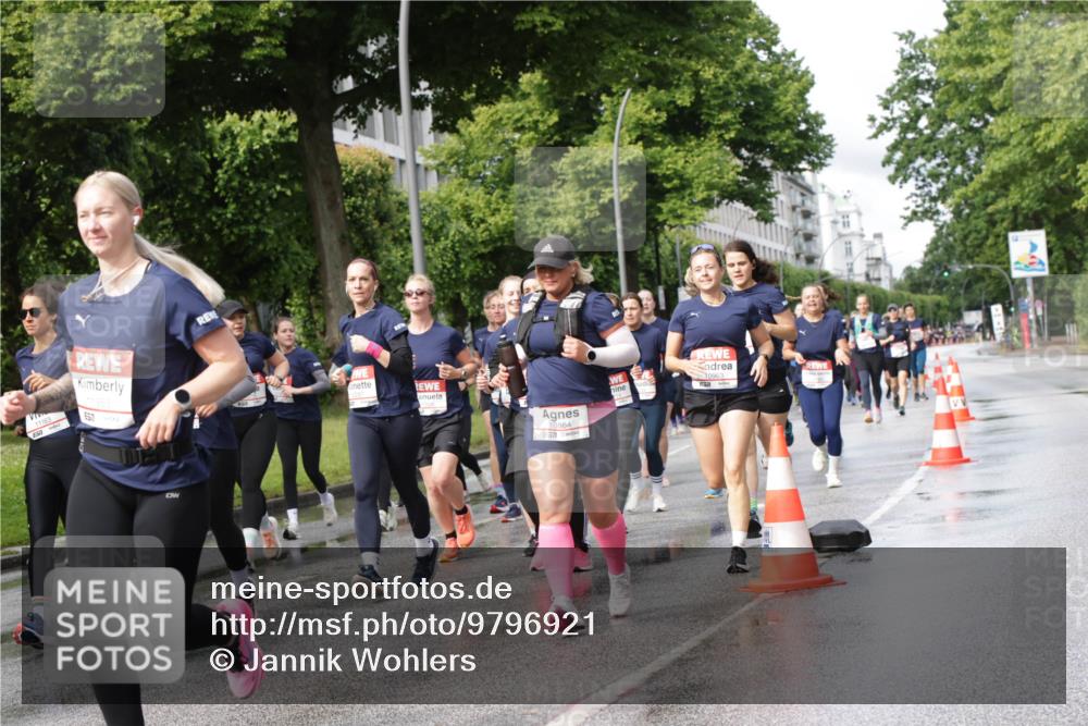 14.06.2026 - REWE Women's Run Jannik Wohlers http://msf.ph/oto/9796921 14.06.2026 09:11:07 Laufen 11163, 657, 10864, 10963 meine-sportfotos.de