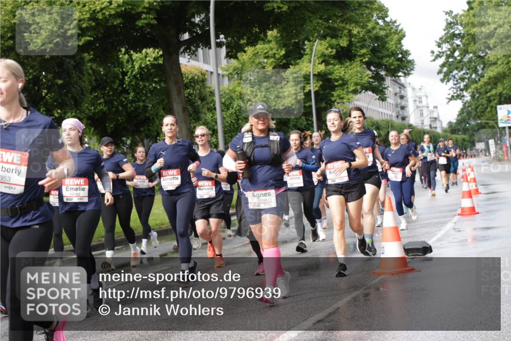 14.06.2026 - REWE Women's Run Jannik Wohlers http://msf.ph/oto/9796939 14.06.2026 09:11:07 Laufen 353, 10162, 57, 10864 meine-sportfotos.de