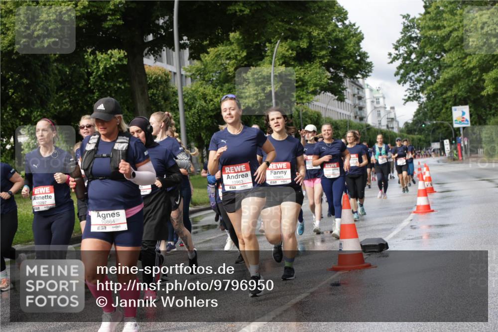 14.06.2026 - REWE Women's Run Jannik Wohlers http://msf.ph/oto/9796950 14.06.2026 09:11:08 Laufen 10297, 10864, 10963, 651, 10965 meine-sportfotos.de