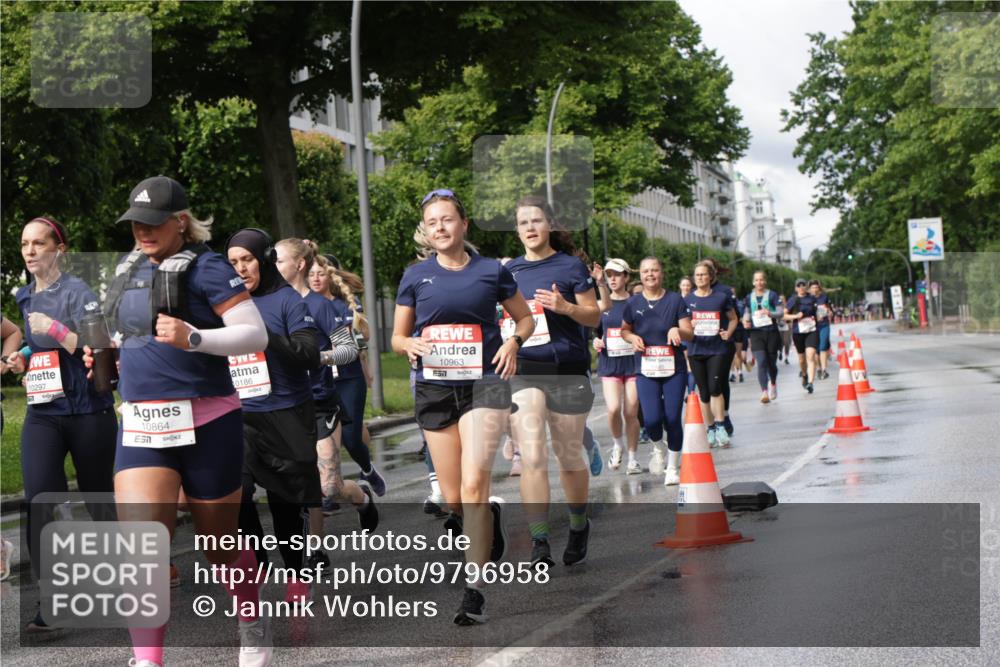 14.06.2026 - REWE Women's Run Jannik Wohlers http://msf.ph/oto/9796958 14.06.2026 09:11:08 Laufen 10297, 10864, 0186, 10963, 657 meine-sportfotos.de