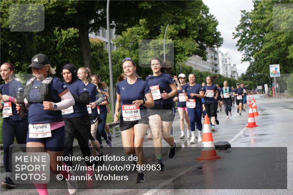 14.06.2026 - REWE Women's Run Jannik Wohlers http://msf.ph/oto/9796963 14.06.2026 09:11:08 Laufen 0297, 10864, 10963, 7, 965 meine-sportfotos.de