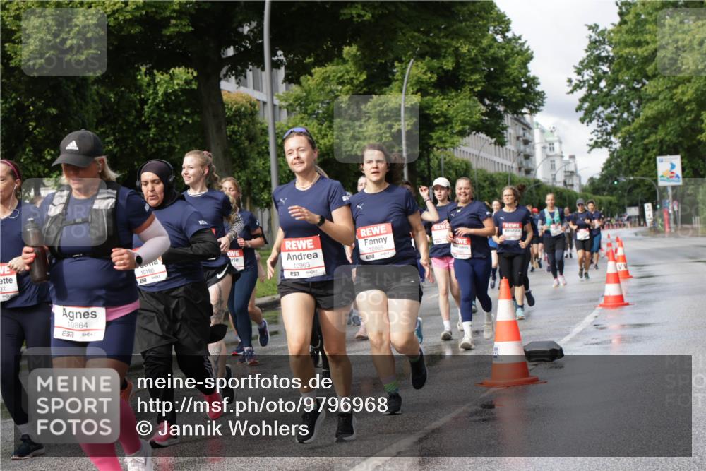 14.06.2026 - REWE Women's Run Jannik Wohlers http://msf.ph/oto/9796968 14.06.2026 09:11:08 Laufen 97, 10864, 10186, 657, 10963, 51, 10965, 511 meine-sportfotos.de