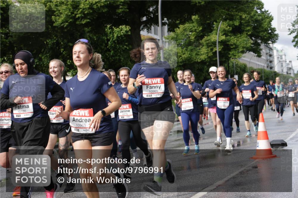 14.06.2026 - REWE Women's Run Jannik Wohlers http://msf.ph/oto/9796991 14.06.2026 09:11:09 Laufen 11098, 7, 10186, 110, 57, 10963, 10775, 10965, 7 meine-sportfotos.de