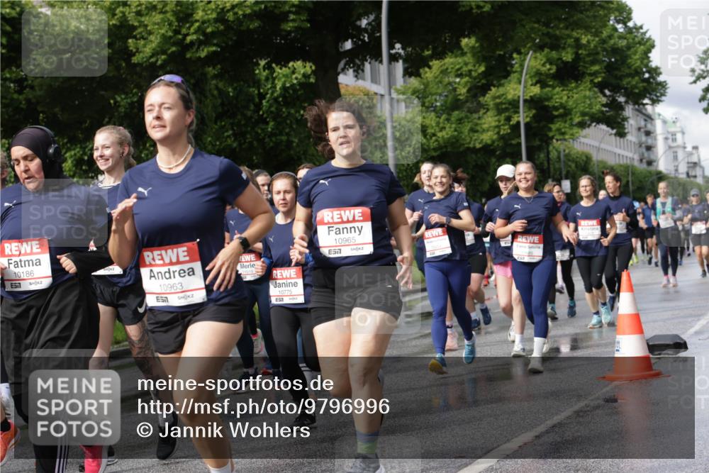 14.06.2026 - REWE Women's Run Jannik Wohlers http://msf.ph/oto/9796996 14.06.2026 09:11:09 Laufen 10186, 657, 10963, 11019, 10775, 10965, 657 meine-sportfotos.de