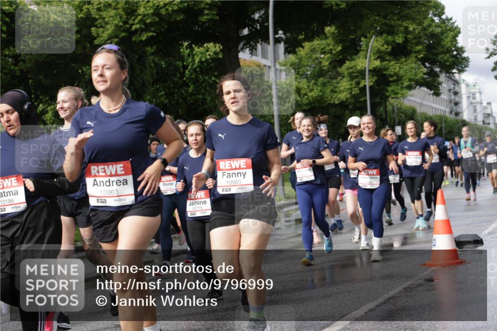 14.06.2026 - REWE Women's Run Jannik Wohlers http://msf.ph/oto/9796999 14.06.2026 09:11:10 Laufen 10186, 10963, 7, 11019, 10775, 657, 10965, 7, 10685 meine-sportfotos.de