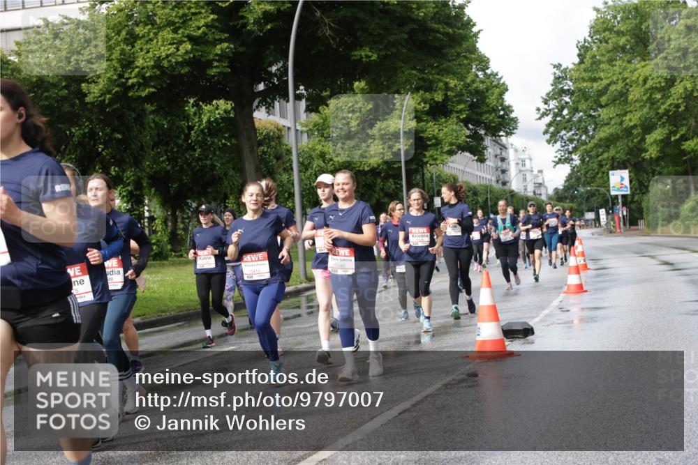 14.06.2026 - REWE Women's Run Jannik Wohlers http://msf.ph/oto/9797007 14.06.2026 09:11:10 Laufen 75, 48, 10414 meine-sportfotos.de