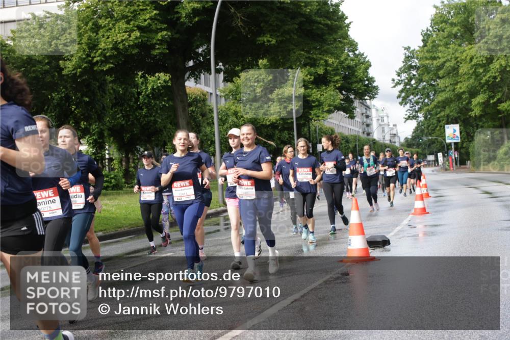 14.06.2026 - REWE Women's Run Jannik Wohlers http://msf.ph/oto/9797010 14.06.2026 09:11:10 Laufen 848, 10775, 1, 10414, 10685 meine-sportfotos.de