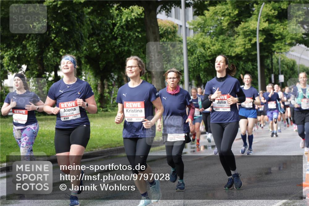 14.06.2026 - REWE Women's Run Jannik Wohlers http://msf.ph/oto/9797028 14.06.2026 09:11:13 Laufen 11496, 57, 10825, 57, 10798, 11402 meine-sportfotos.de
