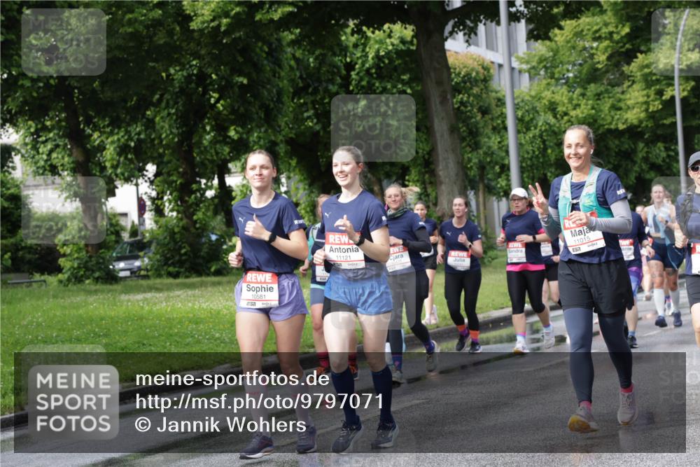 14.06.2026 - REWE Women's Run Jannik Wohlers http://msf.ph/oto/9797071 14.06.2026 09:11:16 Laufen 10581, 11121, 11015, 657 meine-sportfotos.de