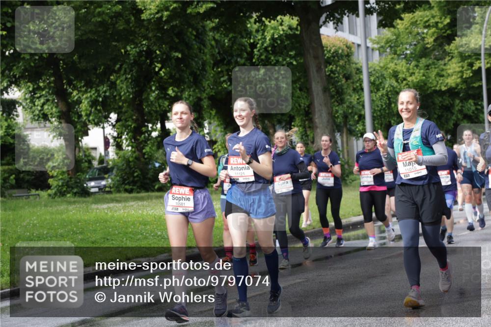 14.06.2026 - REWE Women's Run Jannik Wohlers http://msf.ph/oto/9797074 14.06.2026 09:11:16 Laufen 10581, 11121, 11015, 657 meine-sportfotos.de