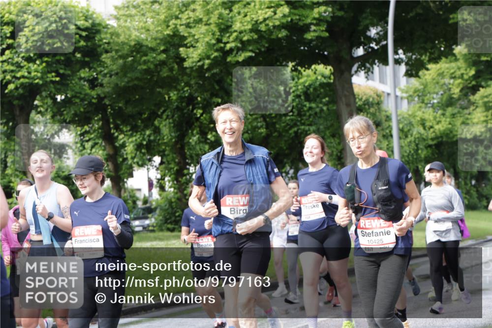 14.06.2026 - REWE Women's Run Jannik Wohlers http://msf.ph/oto/9797163 14.06.2026 09:11:23 Laufen 10498, 57, 10610, 10425 meine-sportfotos.de