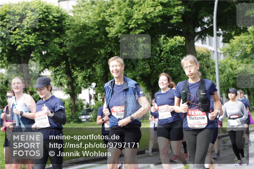 14.06.2026 - REWE Women's Run Jannik Wohlers http://msf.ph/oto/9797171 14.06.2026 09:11:23 Laufen 10498, 10425 meine-sportfotos.de