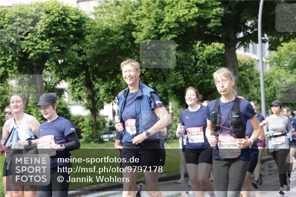14.06.2026 - REWE Women's Run Jannik Wohlers http://msf.ph/oto/9797178 14.06.2026 09:11:23 Laufen 10498, 6577, 11405, 10425, 7 meine-sportfotos.de