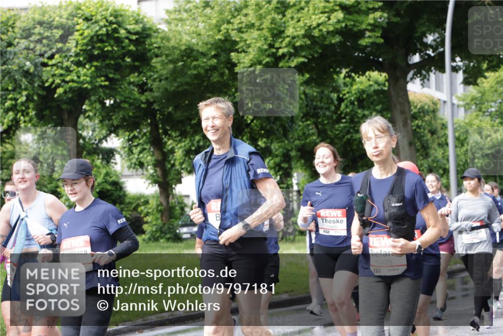 14.06.2026 - REWE Women's Run Jannik Wohlers http://msf.ph/oto/9797181 14.06.2026 09:11:23 Laufen 10498, 11405, 10425 meine-sportfotos.de