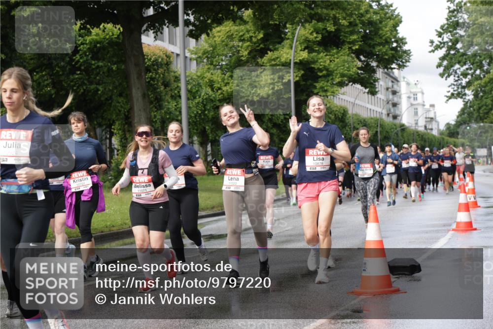 14.06.2026 - REWE Women's Run Jannik Wohlers http://msf.ph/oto/9797220 14.06.2026 09:11:27 Laufen 10701, 11071, 11022, 10878 meine-sportfotos.de