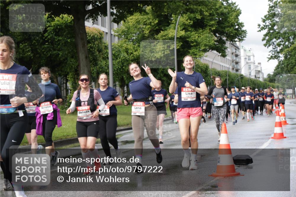 14.06.2026 - REWE Women's Run Jannik Wohlers http://msf.ph/oto/9797222 14.06.2026 09:11:27 Laufen 9924, 1, 10609, 10701, 11022, 10878, 7, 11071, 10743, 51 meine-sportfotos.de