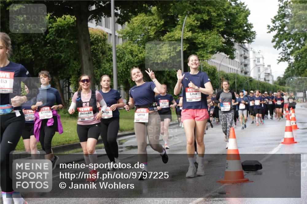 14.06.2026 - REWE Women's Run Jannik Wohlers http://msf.ph/oto/9797225 14.06.2026 09:11:27 Laufen 24, 10609, 11071, 7, 10743, 11, 11022, 10878, 7 meine-sportfotos.de