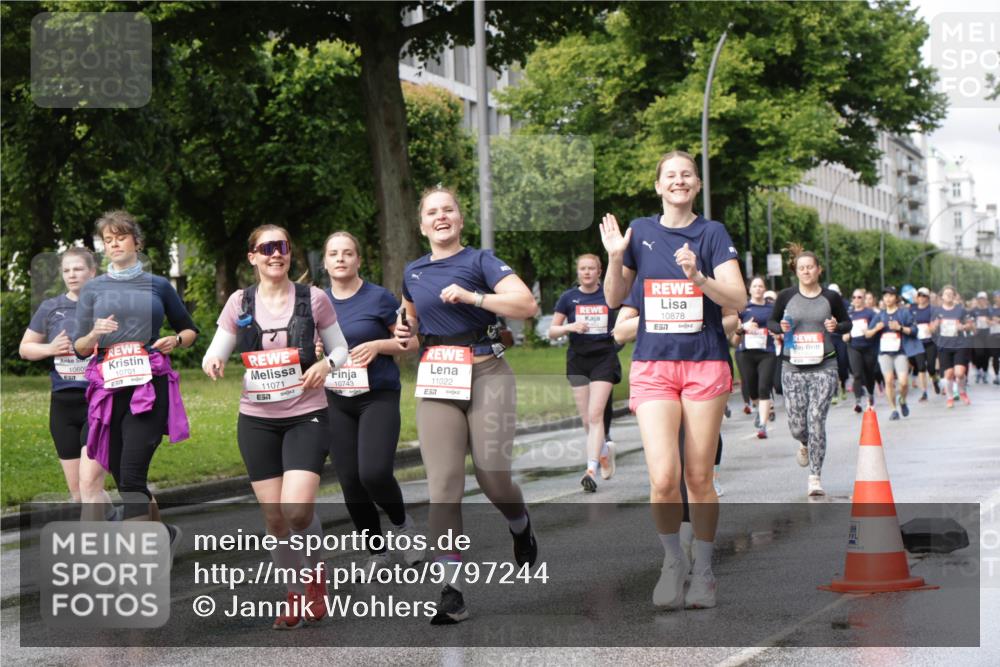 14.06.2026 - REWE Women's Run Jannik Wohlers http://msf.ph/oto/9797244 14.06.2026 09:11:27 Laufen 1060, 10701, 11071, 57, 10743, 11022, 57, 10878, 57 meine-sportfotos.de