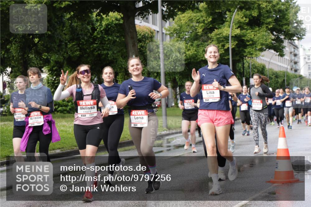 14.06.2026 - REWE Women's Run Jannik Wohlers http://msf.ph/oto/9797256 14.06.2026 09:11:28 Laufen 10609, 10701, 11071, 7, 11022, 657, 10878, 7 meine-sportfotos.de
