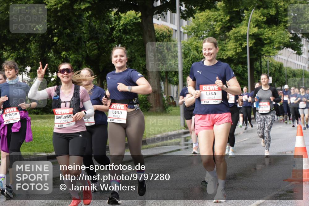 14.06.2026 - REWE Women's Run Jannik Wohlers http://msf.ph/oto/9797280 14.06.2026 09:11:28 Laufen 10701, 7, 11071, 7, 0743, 11022, 57, 10878, 7 meine-sportfotos.de