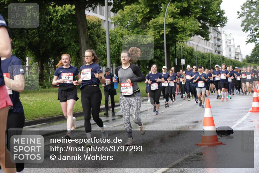 14.06.2026 - REWE Women's Run Jannik Wohlers http://msf.ph/oto/9797299 14.06.2026 09:11:30 Laufen 11480, 10493, 11357 meine-sportfotos.de