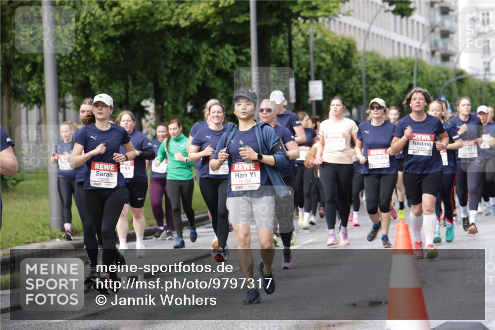 14.06.2026 - REWE Women's Run Jannik Wohlers http://msf.ph/oto/9797317 14.06.2026 09:11:33 Laufen 10293, 57, 10760, 10360, 657 meine-sportfotos.de