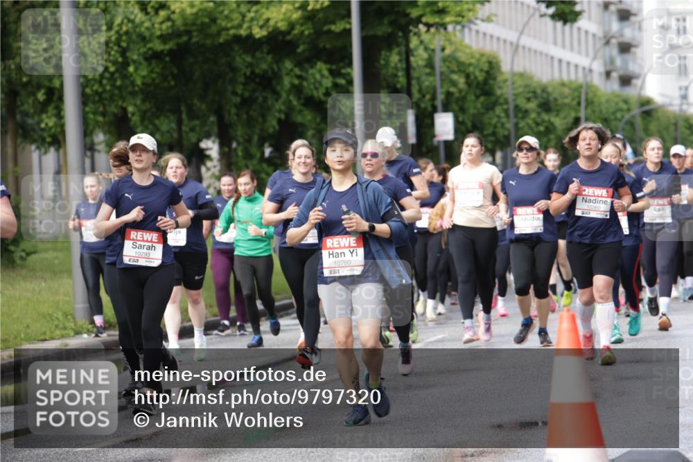 14.06.2026 - REWE Women's Run Jannik Wohlers http://msf.ph/oto/9797320 14.06.2026 09:11:33 Laufen 10293, 7, 10760, 10360, 5517 meine-sportfotos.de