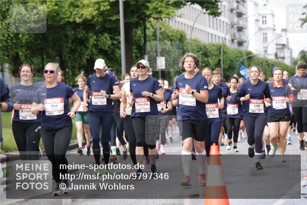 14.06.2026 - REWE Women's Run Jannik Wohlers http://msf.ph/oto/9797346 14.06.2026 09:11:35 Laufen 10793, 11062, 57, 10079, 10652, 7, 10360, 657, 10361, 11102 meine-sportfotos.de