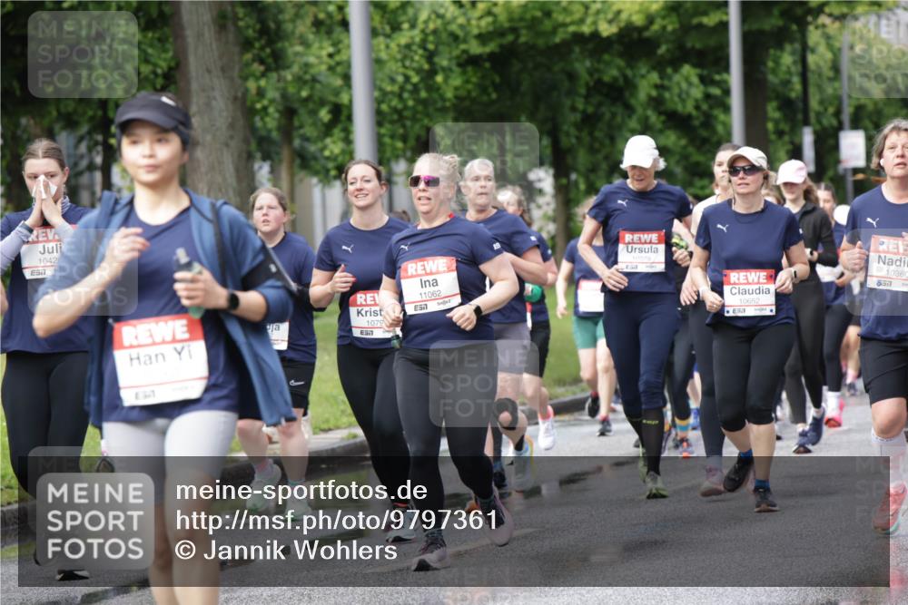 14.06.2026 - REWE Women's Run Jannik Wohlers http://msf.ph/oto/9797361 14.06.2026 09:11:36 Laufen 1042, 7, 1079, 7, 11062, 7, 10079, 5, 10652, 10360, 657 meine-sportfotos.de