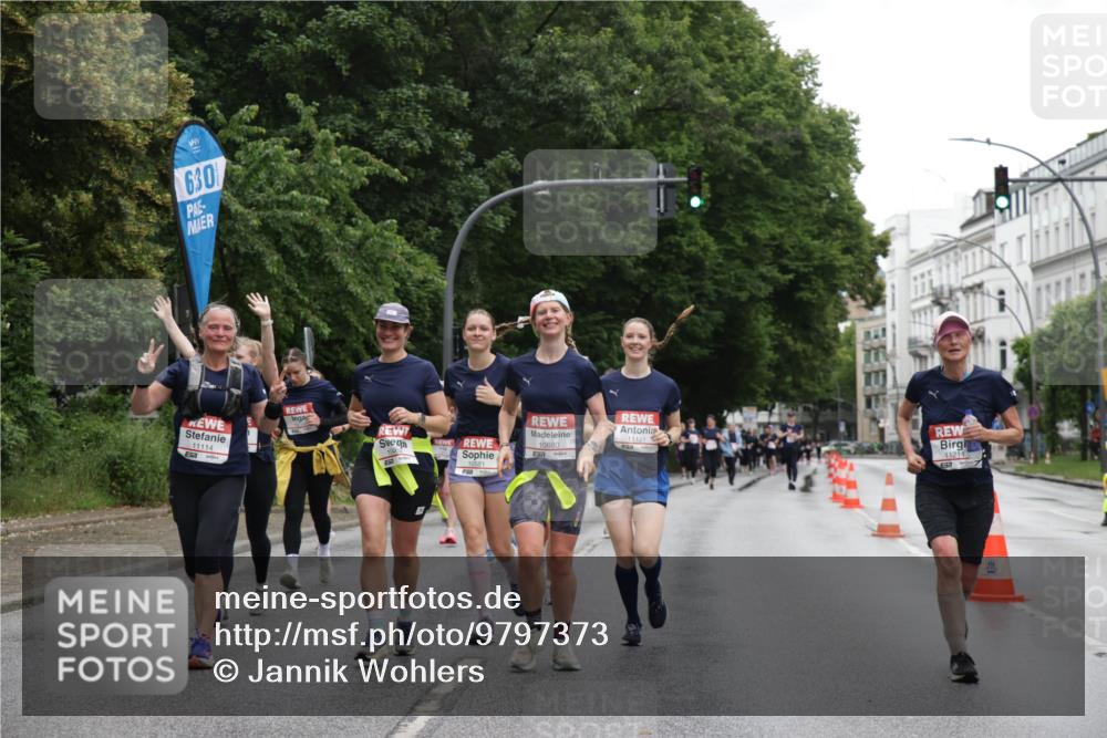 14.06.2026 - REWE Women's Run Jannik Wohlers http://msf.ph/oto/9797373 14.06.2026 10:00:40 Laufen 630, 11114, 10581, 10880, 11121, 1, 11214 meine-sportfotos.de
