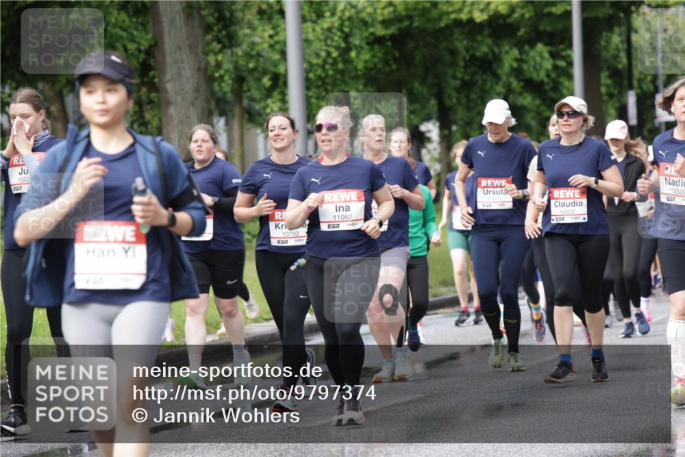 14.06.2026 - REWE Women's Run Jannik Wohlers http://msf.ph/oto/9797374 14.06.2026 09:11:36 Laufen 1042, 77, 11062, 10079, 7, 10793, 10652, 10360, 651 meine-sportfotos.de