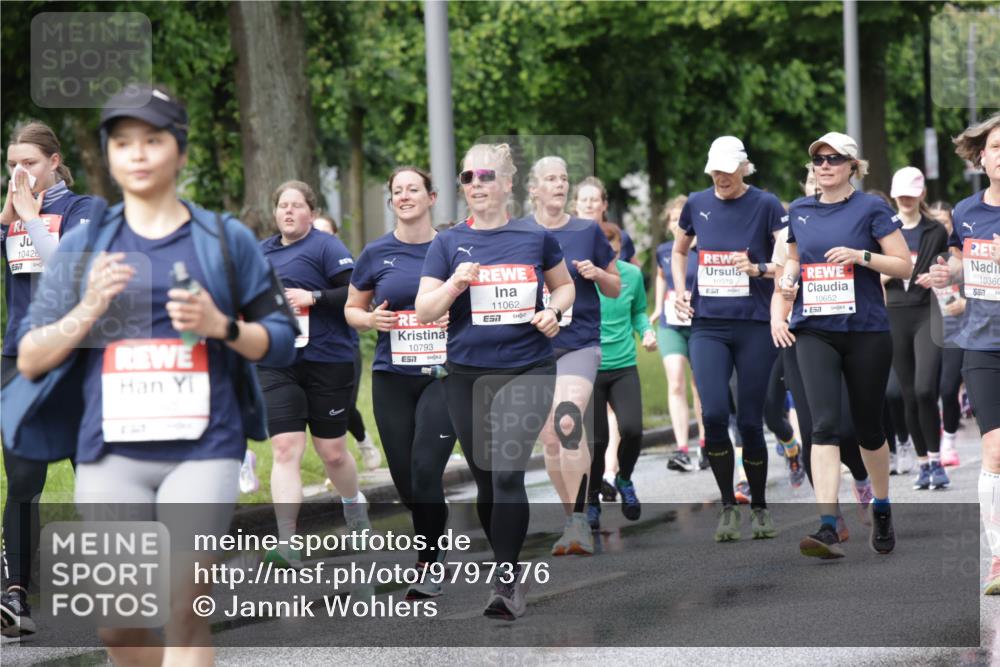 14.06.2026 - REWE Women's Run Jannik Wohlers http://msf.ph/oto/9797376 14.06.2026 09:11:36 Laufen 577, 1042, 10793, 7, 11062, 57, 10079, 10652, 57, 10360, 51 meine-sportfotos.de