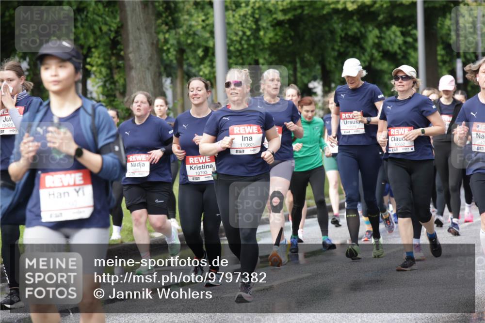 14.06.2026 - REWE Women's Run Jannik Wohlers http://msf.ph/oto/9797382 14.06.2026 09:11:36 Laufen 10426, 517, 10793, 11062, 10079, 10652, 10, 557 meine-sportfotos.de