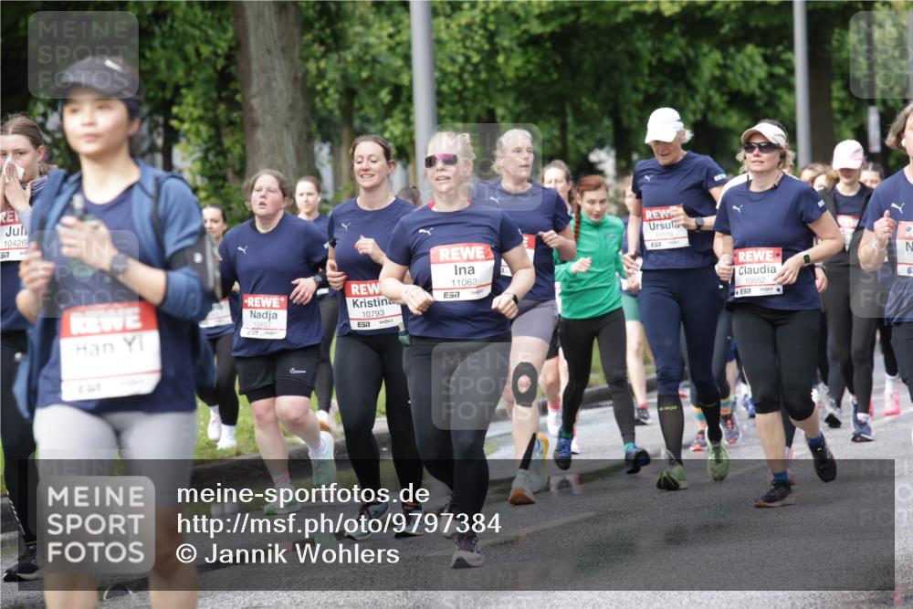 14.06.2026 - REWE Women's Run Jannik Wohlers http://msf.ph/oto/9797384 14.06.2026 09:11:36 Laufen 10426, 57, 10793, 7, 11062, 7, 10079, 51, 10652, 57 meine-sportfotos.de