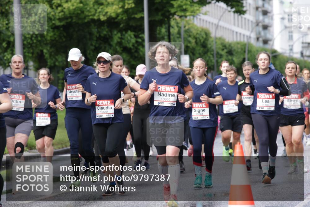 14.06.2026 - REWE Women's Run Jannik Wohlers http://msf.ph/oto/9797387 14.06.2026 09:11:37 Laufen 1227, 10079, 51, 10652, 57, 10360, 557, 10361, 57, 11102, 7, 257 meine-sportfotos.de