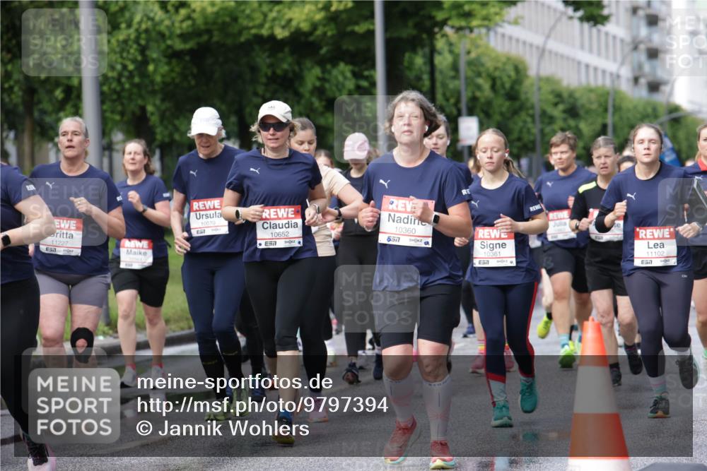 14.06.2026 - REWE Women's Run Jannik Wohlers http://msf.ph/oto/9797394 14.06.2026 09:11:37 Laufen 11227, 657, 10564, 10079, 10652, 657, 10360, 6577, 10361, 11102, 7 meine-sportfotos.de