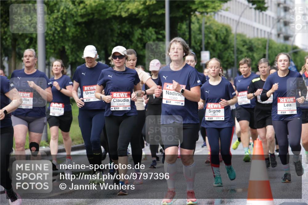 14.06.2026 - REWE Women's Run Jannik Wohlers http://msf.ph/oto/9797396 14.06.2026 09:11:37 Laufen 227, 10079, 10652, 57, 10360, 557, 9, 10361, 11102 meine-sportfotos.de