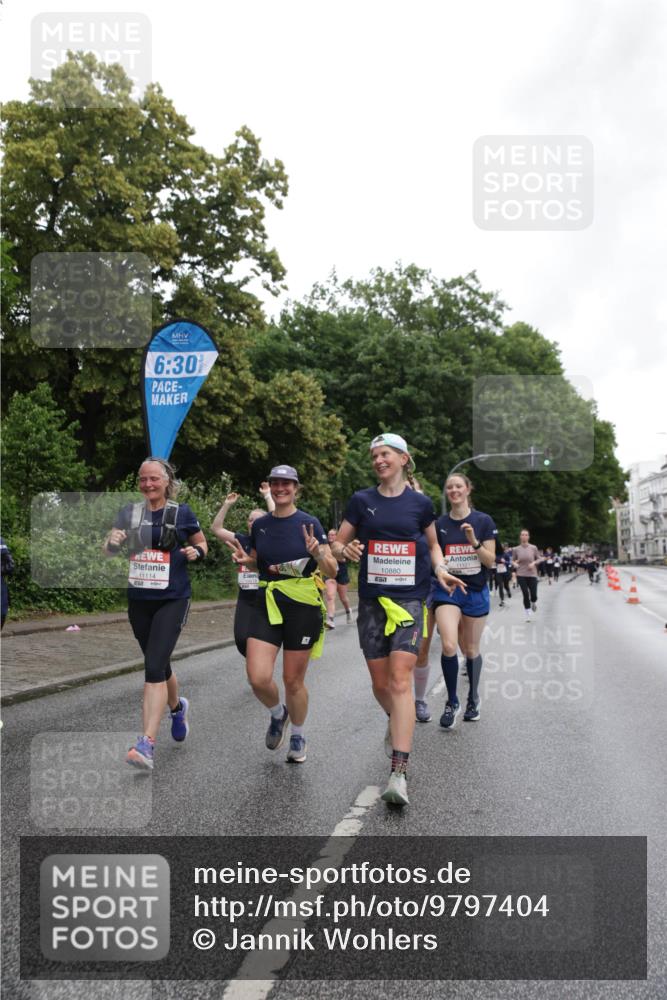 14.06.2026 - REWE Women's Run Jannik Wohlers http://msf.ph/oto/9797404 14.06.2026 10:00:42 Laufen 6, 30, 11114, 11121, 10880 meine-sportfotos.de
