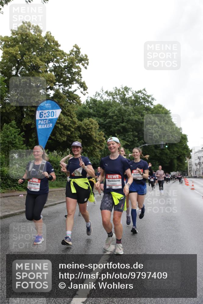 14.06.2026 - REWE Women's Run Jannik Wohlers http://msf.ph/oto/9797409 14.06.2026 10:00:42 Laufen 6, 30, 11114, 12, 10880, 57, 11121 meine-sportfotos.de