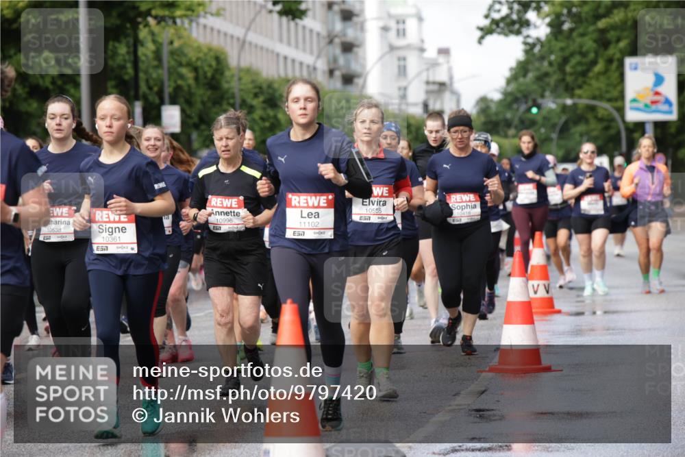 14.06.2026 - REWE Women's Run Jannik Wohlers http://msf.ph/oto/9797420 14.06.2026 09:11:38 Laufen 10538, 7, 10361, 57, 10996, 7, 11102, 7, 10555, 7, 10418 meine-sportfotos.de