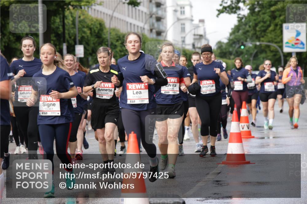 14.06.2026 - REWE Women's Run Jannik Wohlers http://msf.ph/oto/9797425 14.06.2026 09:11:38 Laufen 10538, 7, 10361, 7, 10996, 7, 11102, 7, 10555, 10418 meine-sportfotos.de