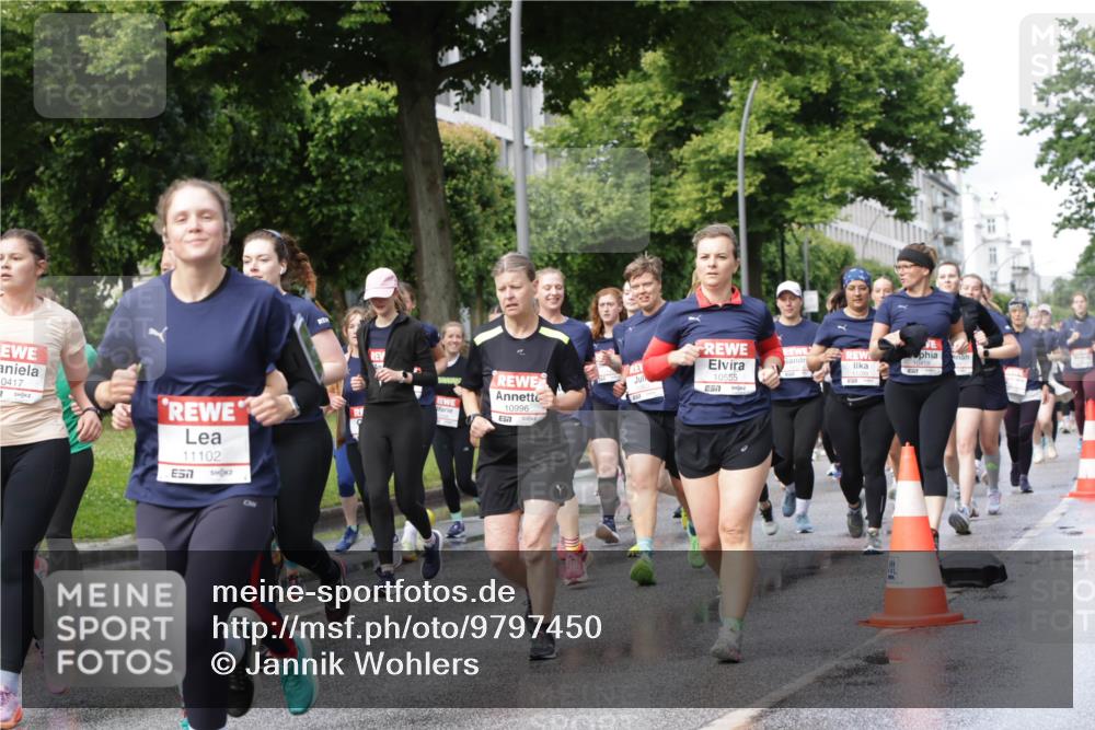 14.06.2026 - REWE Women's Run Jannik Wohlers http://msf.ph/oto/9797450 14.06.2026 09:11:42 Laufen 0417, 11102, 57, 10996, 10555, 7 meine-sportfotos.de