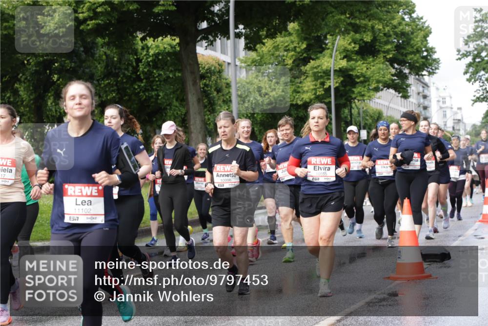 14.06.2026 - REWE Women's Run Jannik Wohlers http://msf.ph/oto/9797453 14.06.2026 09:11:42 Laufen 17, 11102, 657, 10996, 418, 10555 meine-sportfotos.de