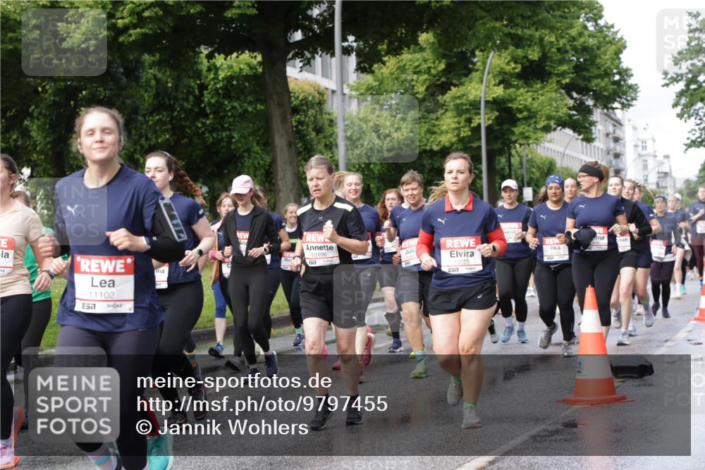 14.06.2026 - REWE Women's Run Jannik Wohlers http://msf.ph/oto/9797455 14.06.2026 09:11:42 Laufen 11102, 657, 10996, 577, 57, 10555 meine-sportfotos.de