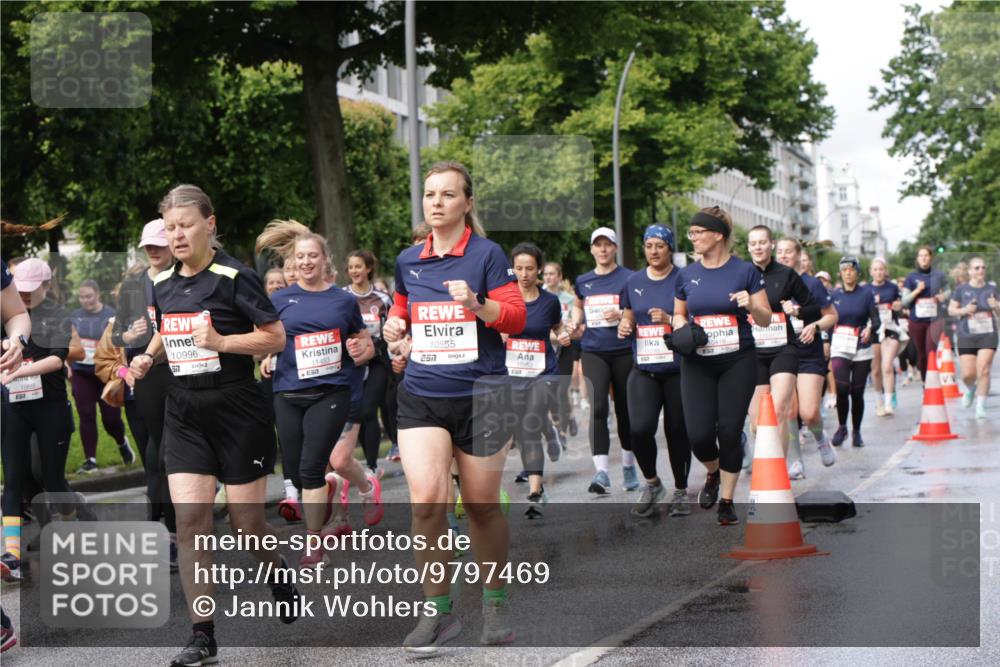 14.06.2026 - REWE Women's Run Jannik Wohlers http://msf.ph/oto/9797469 14.06.2026 09:11:43 Laufen 10888, 10996, 57, 11453, 10555, 57 meine-sportfotos.de