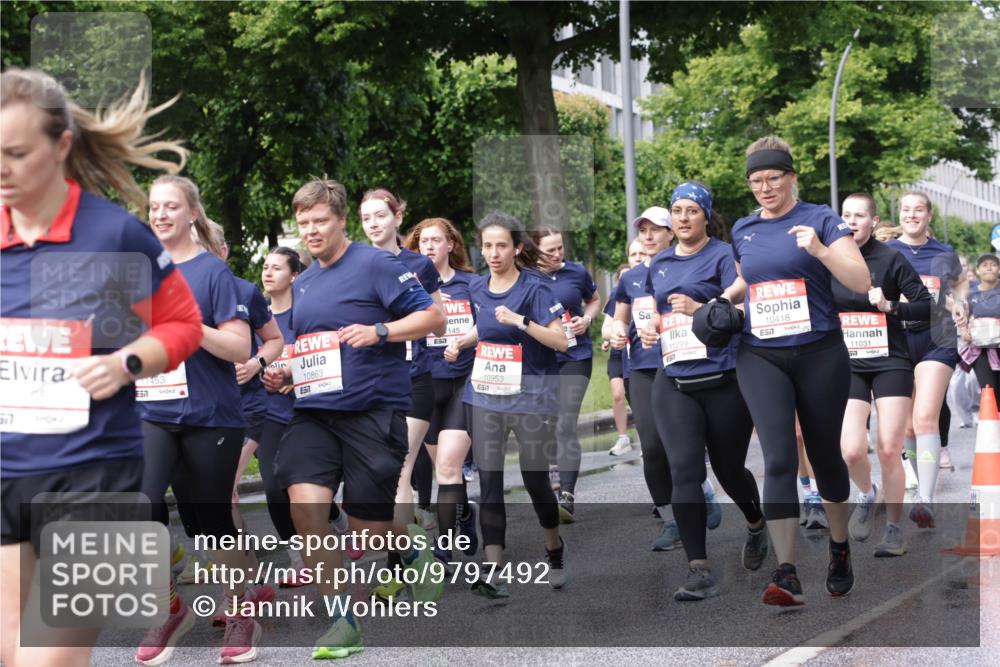 14.06.2026 - REWE Women's Run Jannik Wohlers http://msf.ph/oto/9797492 14.06.2026 09:11:44 Laufen 7, 11453, 57, 10863, 145, 10953, 11299, 10418, 57, 11031 meine-sportfotos.de