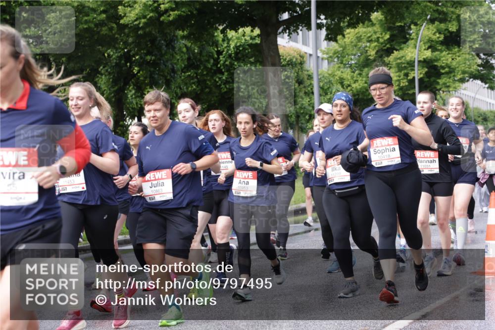 14.06.2026 - REWE Women's Run Jannik Wohlers http://msf.ph/oto/9797495 14.06.2026 09:11:44 Laufen 11453, 11299, 10418, 57, 11031, 10863, 517, 1145, 10953, 7 meine-sportfotos.de