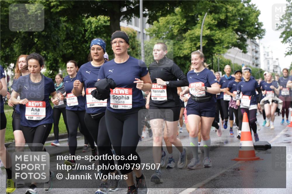 14.06.2026 - REWE Women's Run Jannik Wohlers http://msf.ph/oto/9797507 14.06.2026 09:11:45 Laufen 10953, 11299, 57, 10418, 57, 11031 meine-sportfotos.de