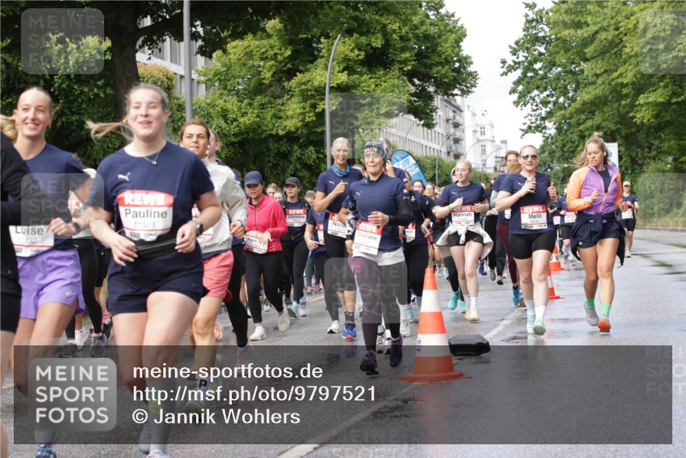 14.06.2026 - REWE Women's Run Jannik Wohlers http://msf.ph/oto/9797521 14.06.2026 09:11:47 Laufen 10732, 11323, 7, 00, 11011, 10164 meine-sportfotos.de